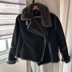 In good condition Zara short coat